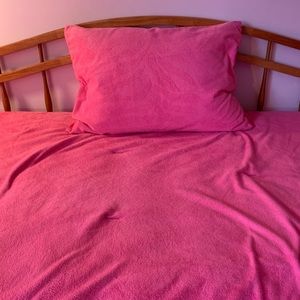 Pink Twin Bedspread & Pillow Cover Second One FREE -See Details